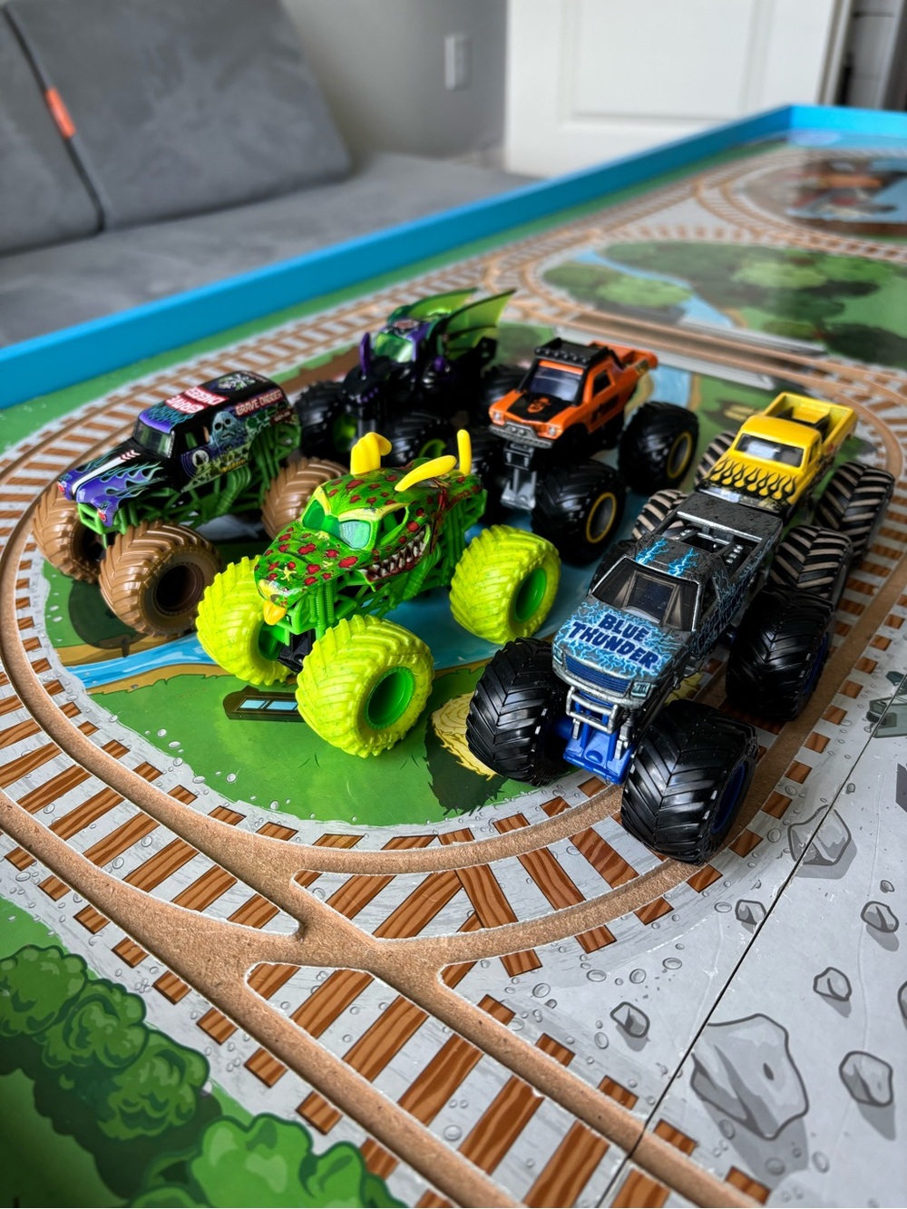 Monster Jam Trucks 1:64 Bundle of Six